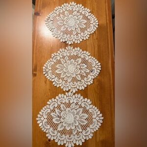 Heritage Lace, Rose Doily, Set of 3, Good Condition